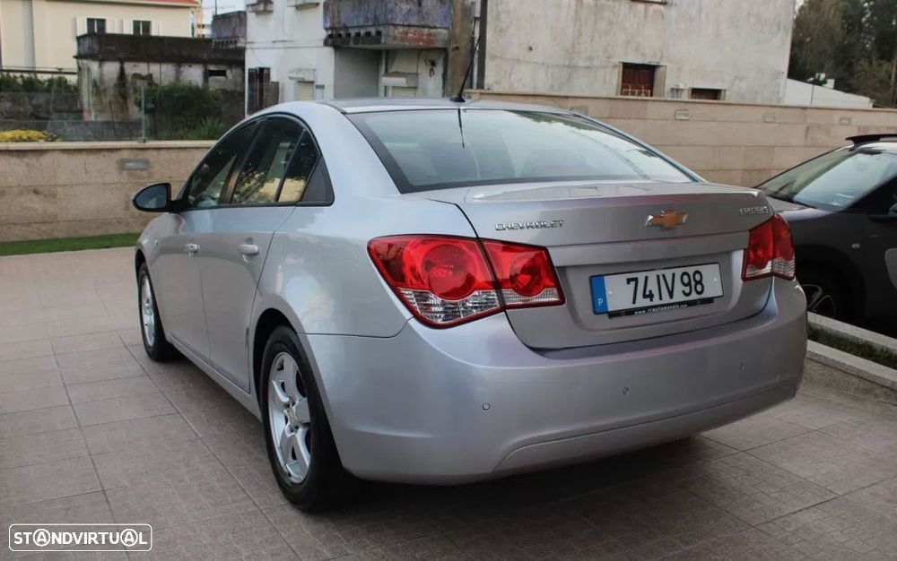 Chevrolet Cruze 1.6 LT - 17
