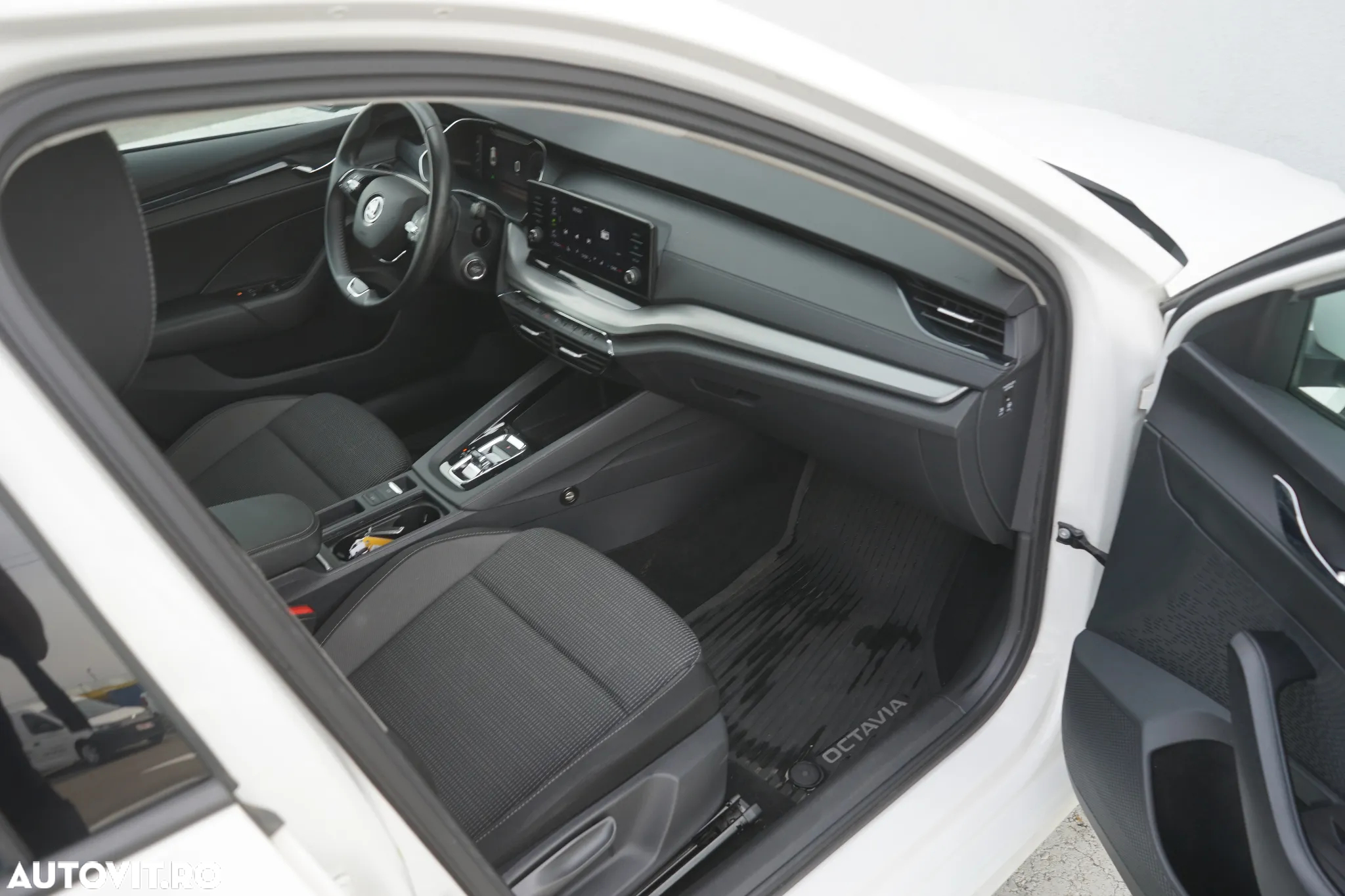 Skoda Octavia 2.0 TDI DSG Ambition - 22