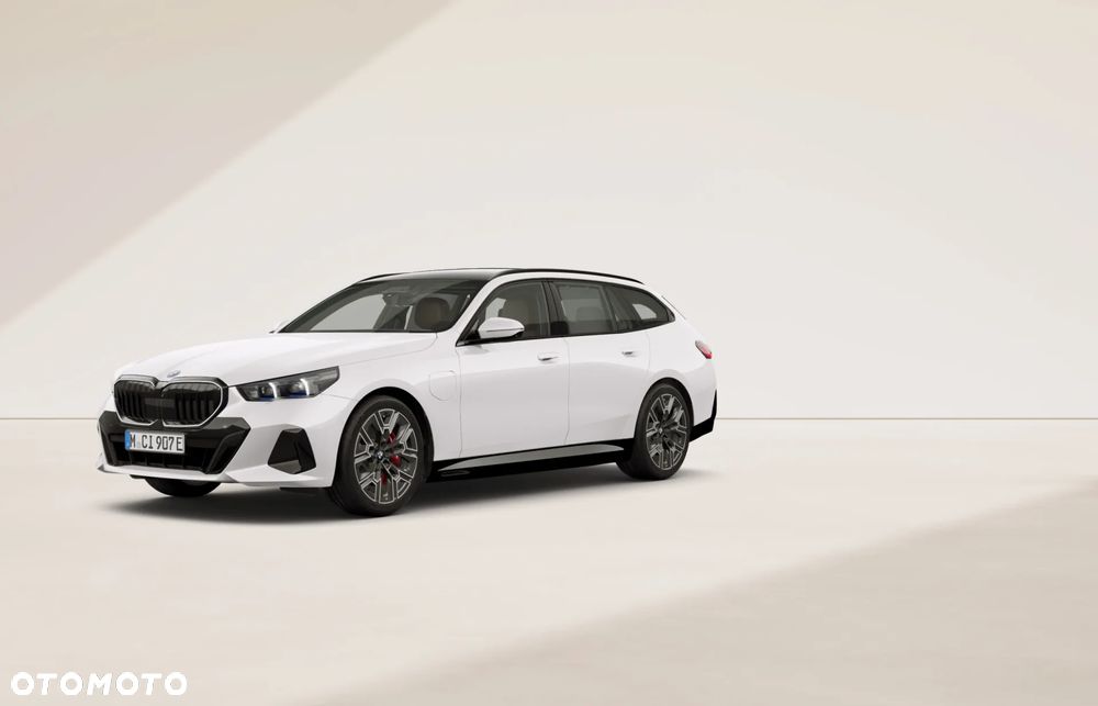 BMW Seria 5 550e xDrive PHEV M Sport - 1