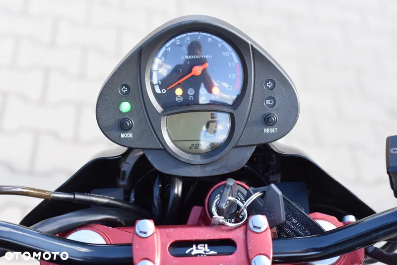Kawasaki ER - 33