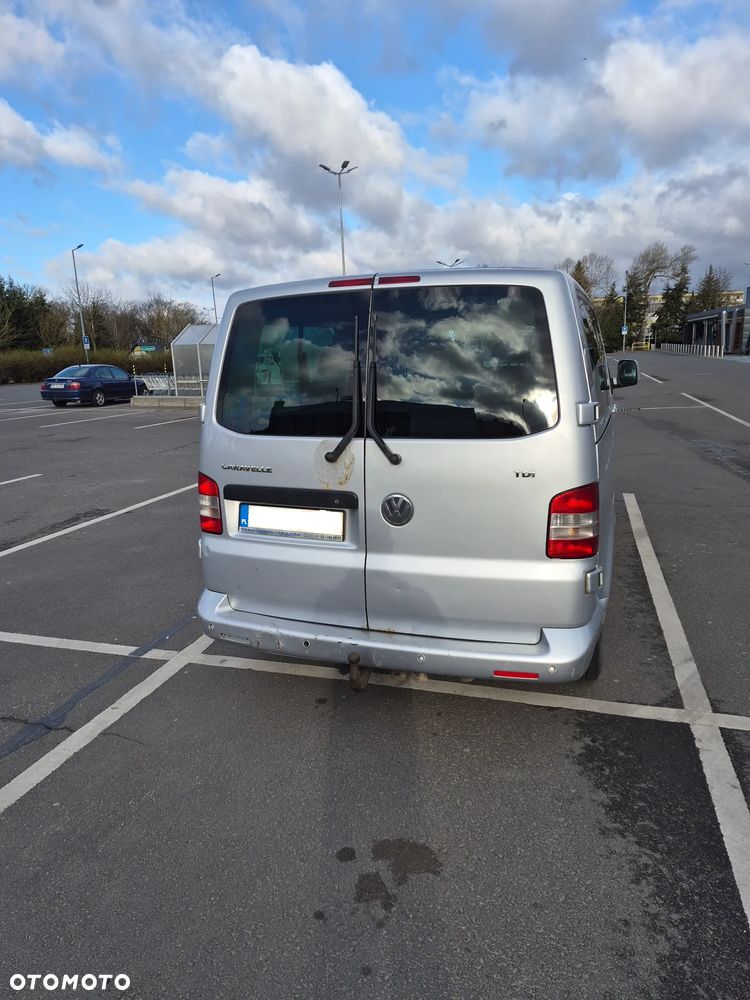 Volkswagen Caravelle - 9