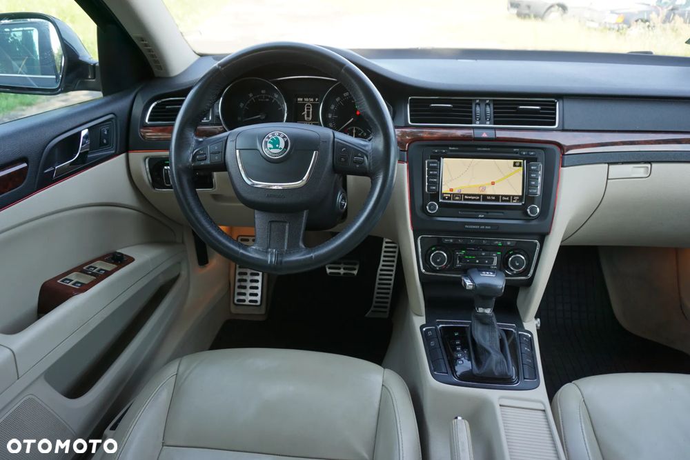 Skoda Superb 2.0 TSI L&K DSG - 14