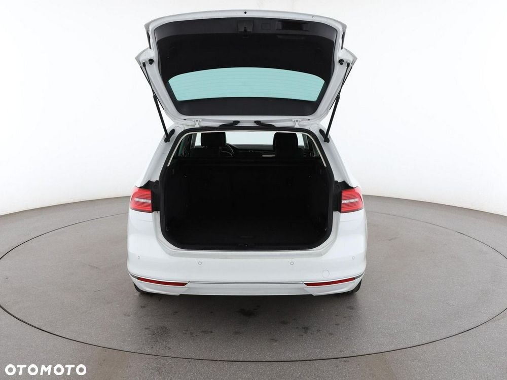Volkswagen Passat Variant 1.5 TSI OPF DSG Highline - 20