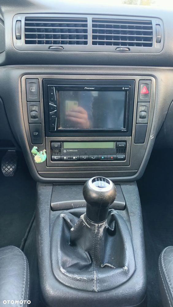 Volkswagen Passat 2.5 TDI 4Mot Highline - 11