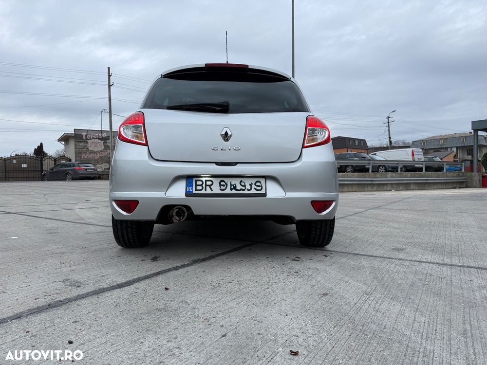 Renault Clio 1.6 16V 130 GT - 4
