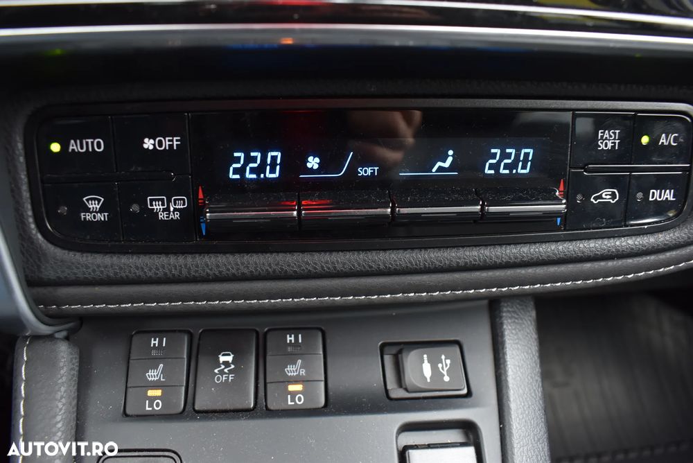 Toyota Auris 1.8 L VVT-i Hybrid Sol - 11