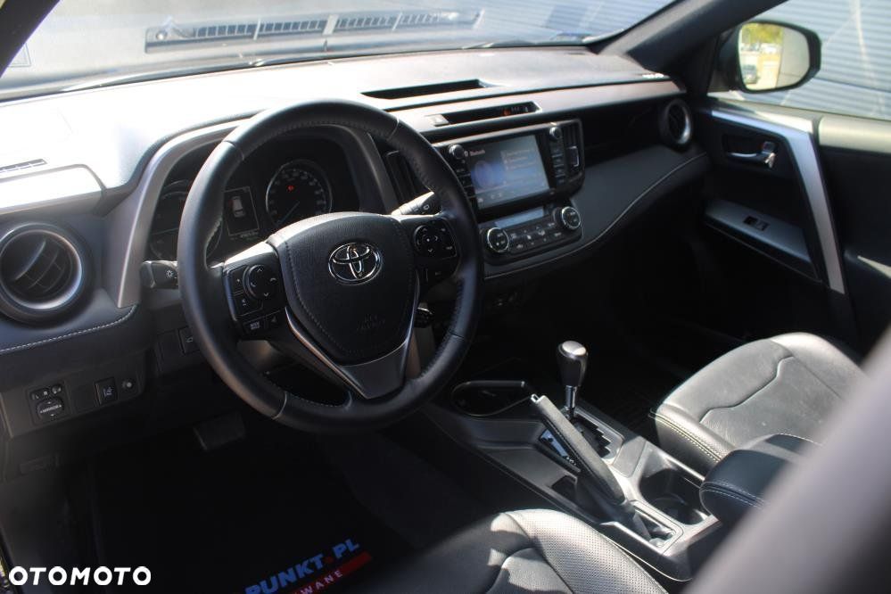 Toyota RAV4 - 9