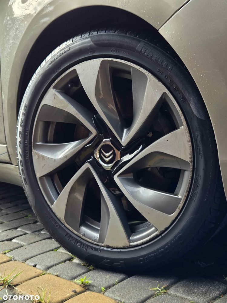 Citroën DS5 HDi 165 SoChic - 11
