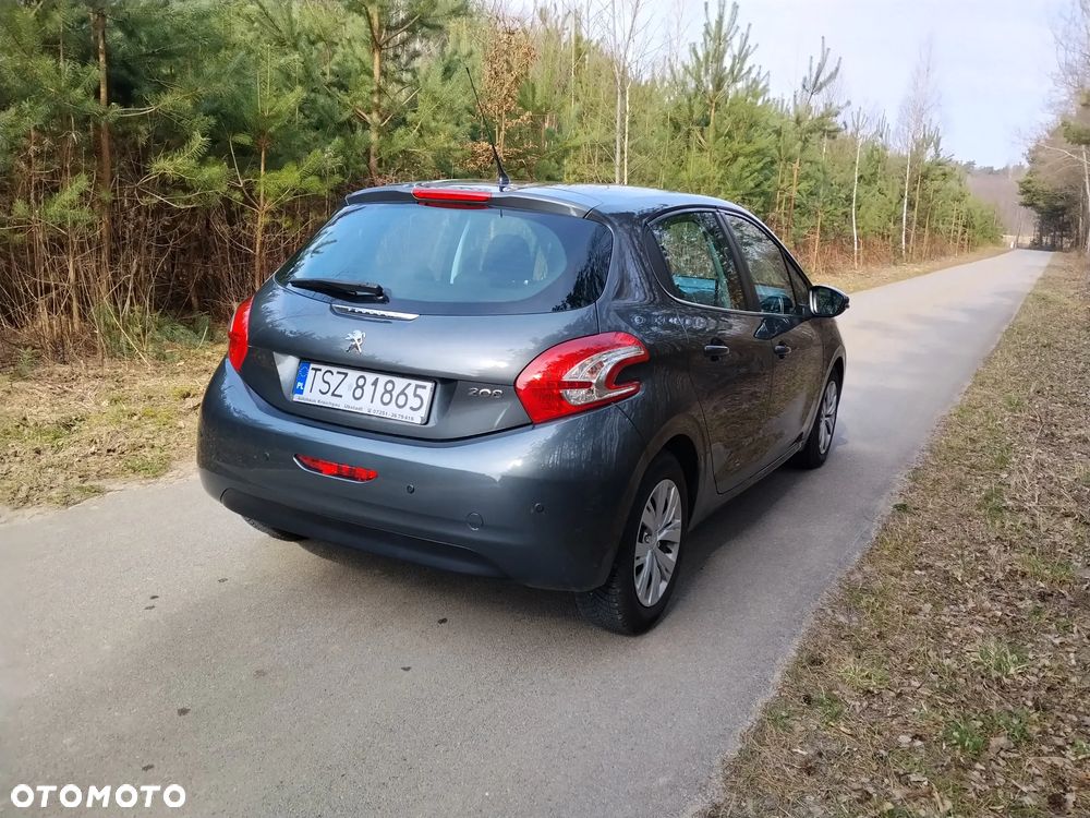 Peugeot 208 - 6