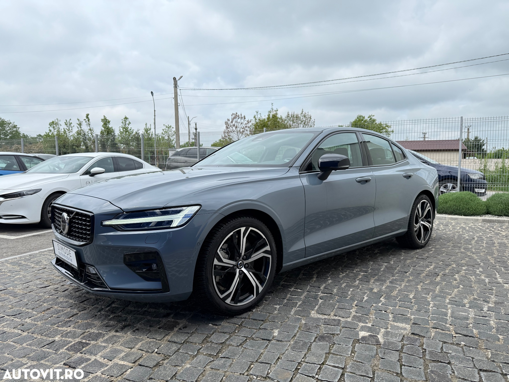 Volvo S60 B5 B AWD Ultimate Dark - 9