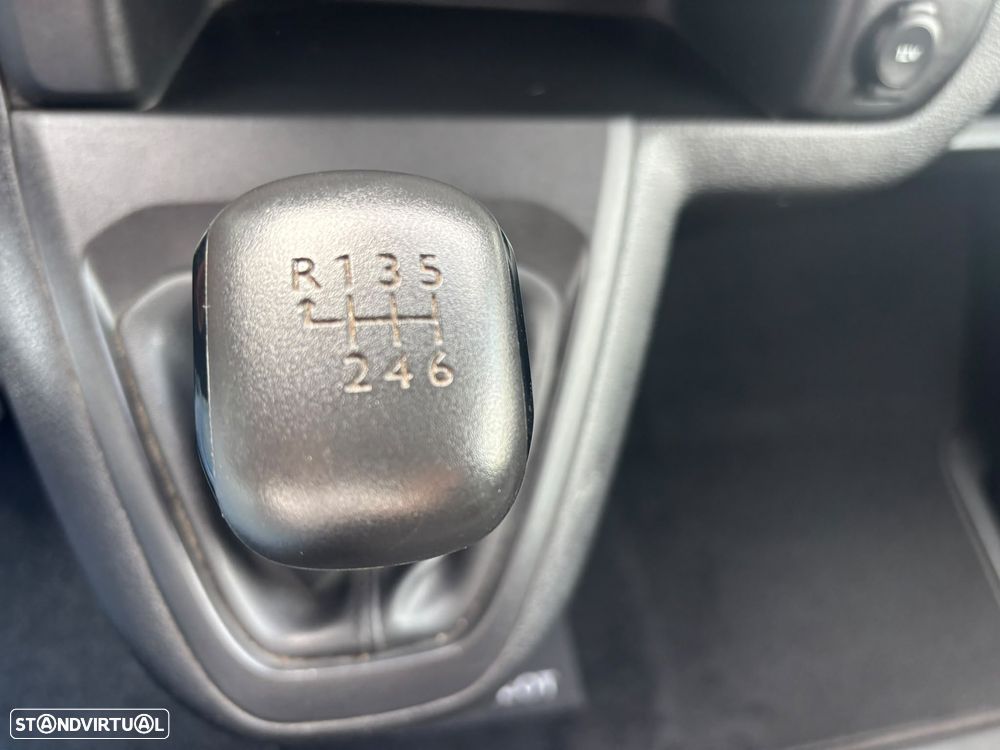 Peugeot Expert 1.5 BlueHDi L2H1 Semi-Vidrado - 61