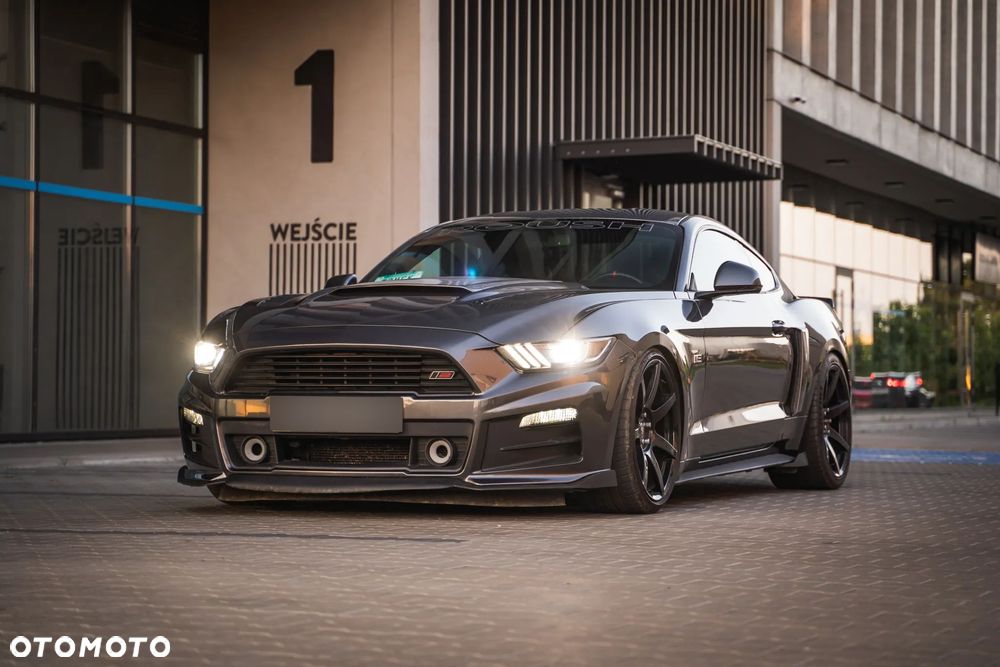 Ford Mustang 5.0 V8 GT - 12