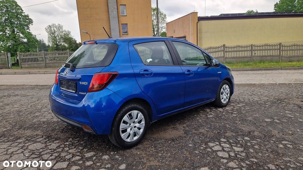Toyota Yaris 1.5 VVT-i Lounge - 4