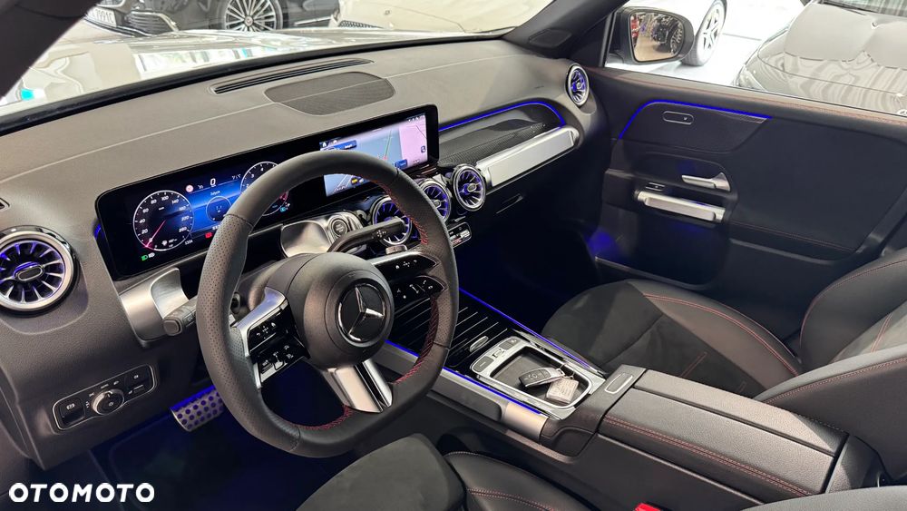 Mercedes-Benz GLB 200 AMG Line 7G-DCT - 12