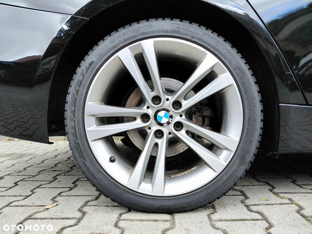 BMW Seria 3 320i M Sport - 34