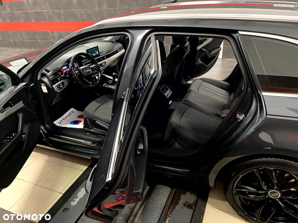 Audi A4 Avant 2.0 TDI Design - 19