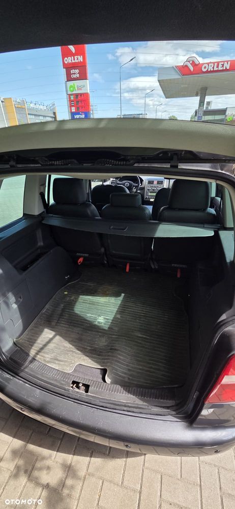 Volkswagen Touran 1.9 TDI DPF Highline - 8