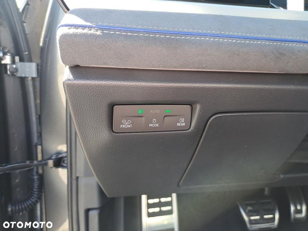 Volkswagen Passat - 25