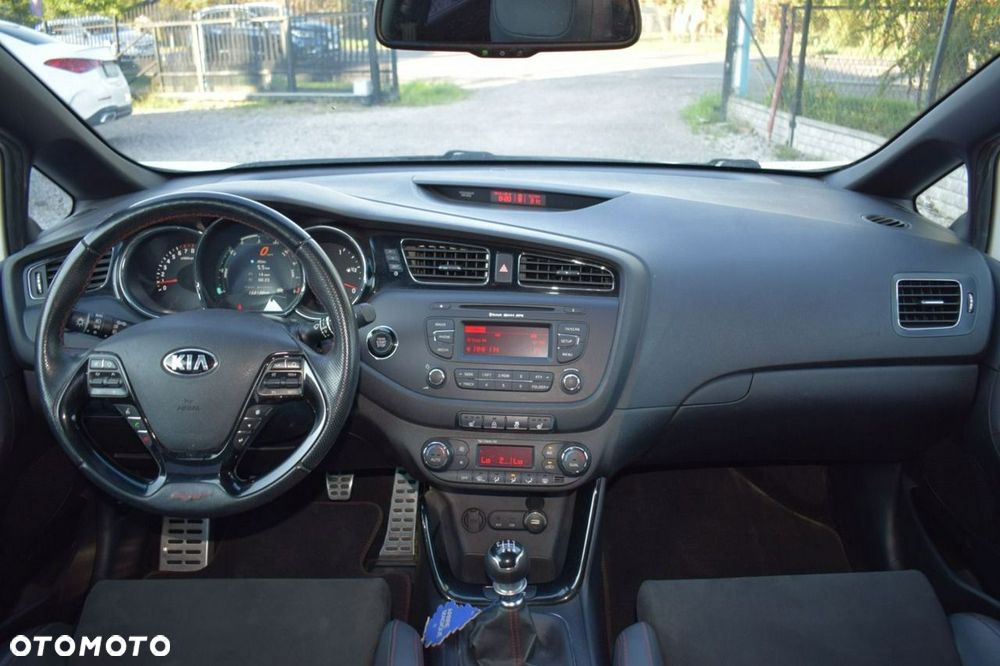 Kia Ceed - 8