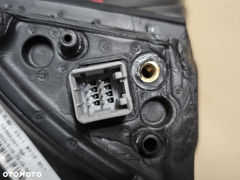 MG ZS LIFT LUSTERKO DRZWI PRAWE 8 PIN 10488201 - 12