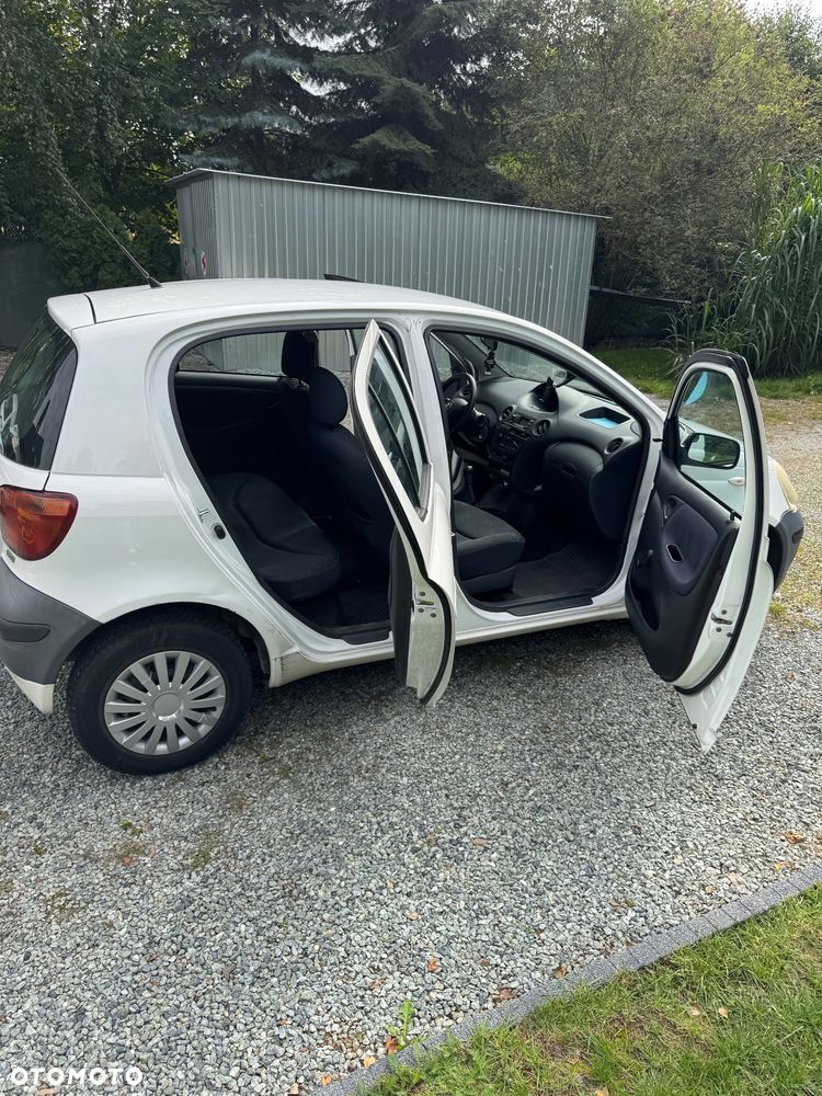 Toyota Yaris 1.0 Base - 7
