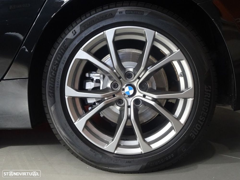 BMW 318 d Touring Line Sport Auto - 38