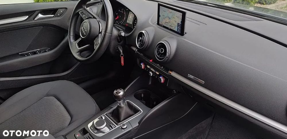 Audi A3 Sportback 1.6 TDI clean diesel Ambiente - 3