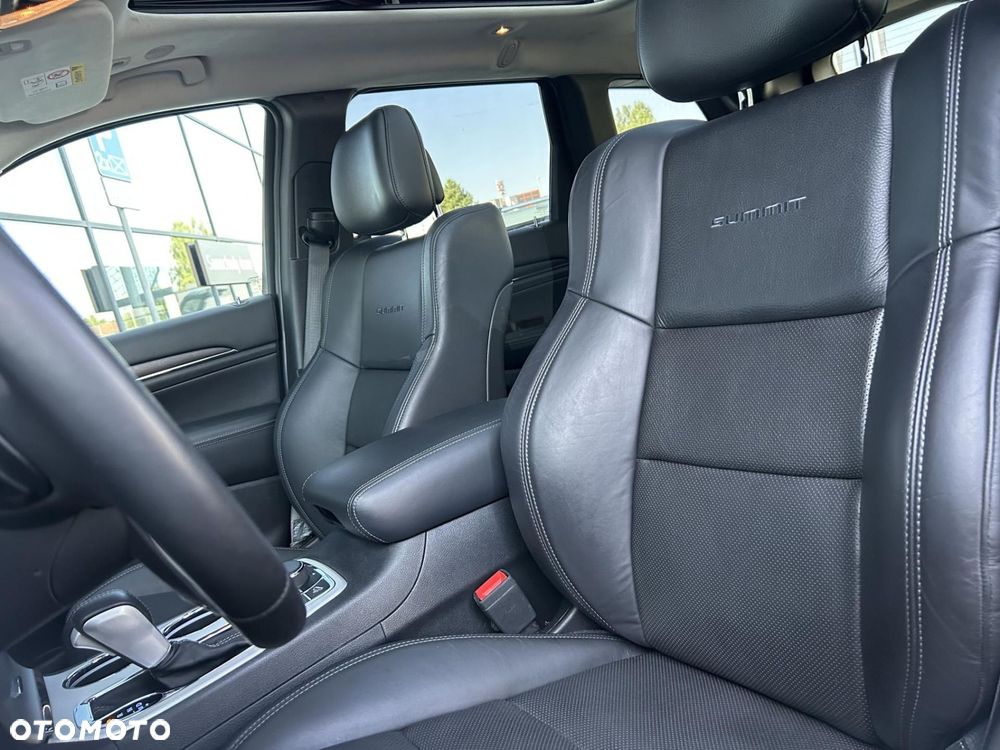 Jeep Grand Cherokee - 16