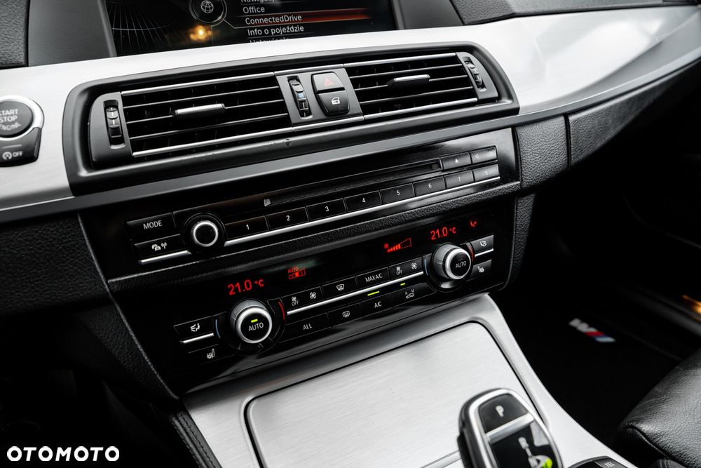 BMW Seria 5 520d Sport-Aut - 36