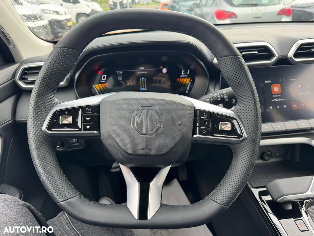 MG ZS HEV 1.5 GSI AT Exclusive - 8