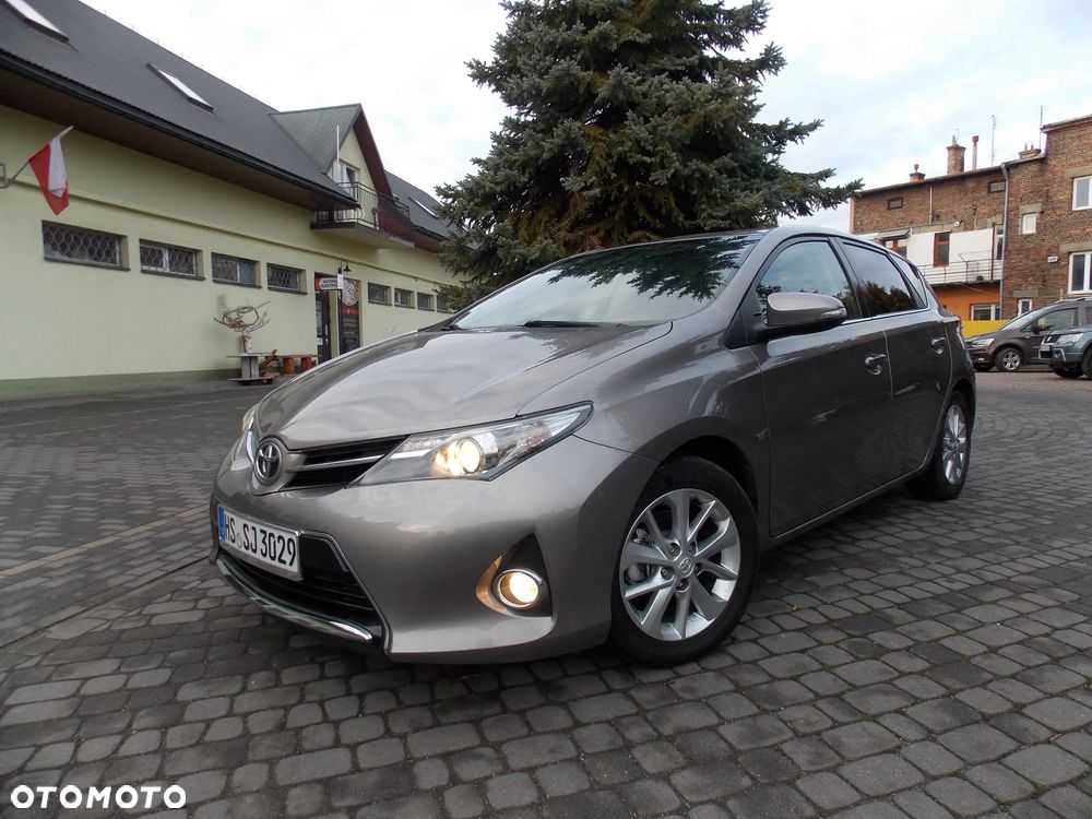 Toyota Auris 1.4 D-4D Edition - 1