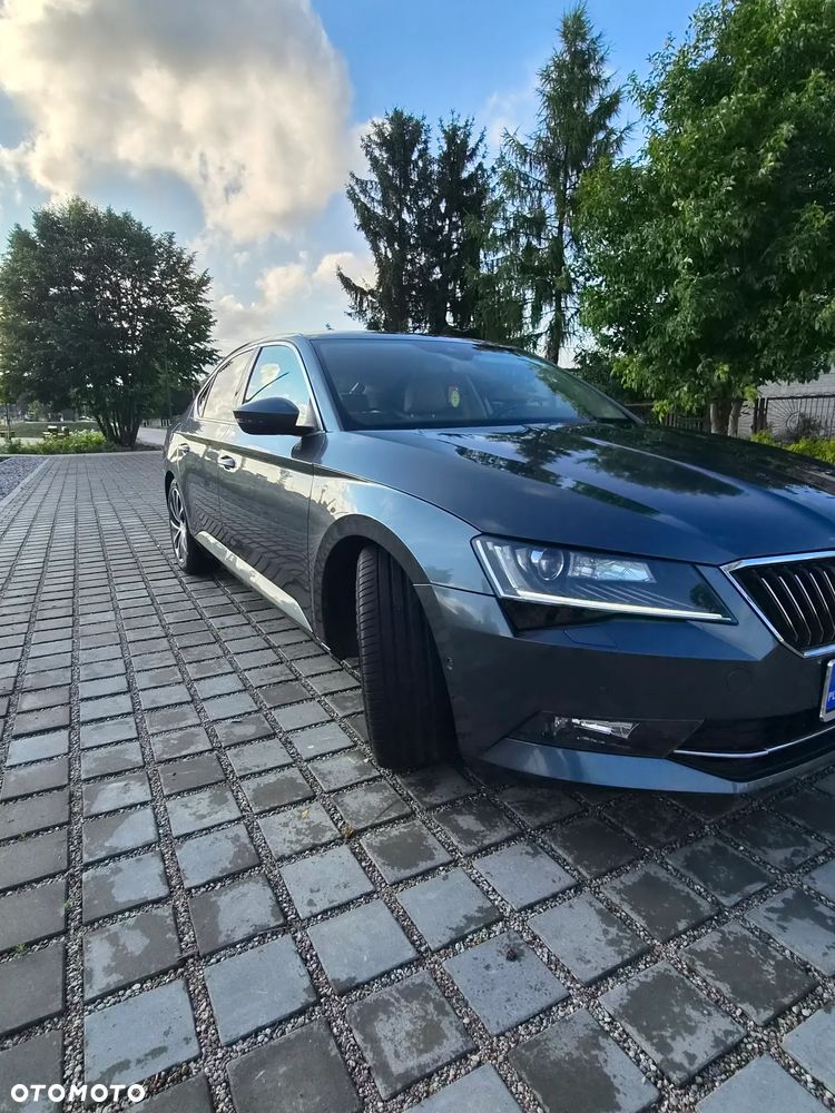 Skoda Superb 2.0 TDI 4x4 L&K DSG - 9