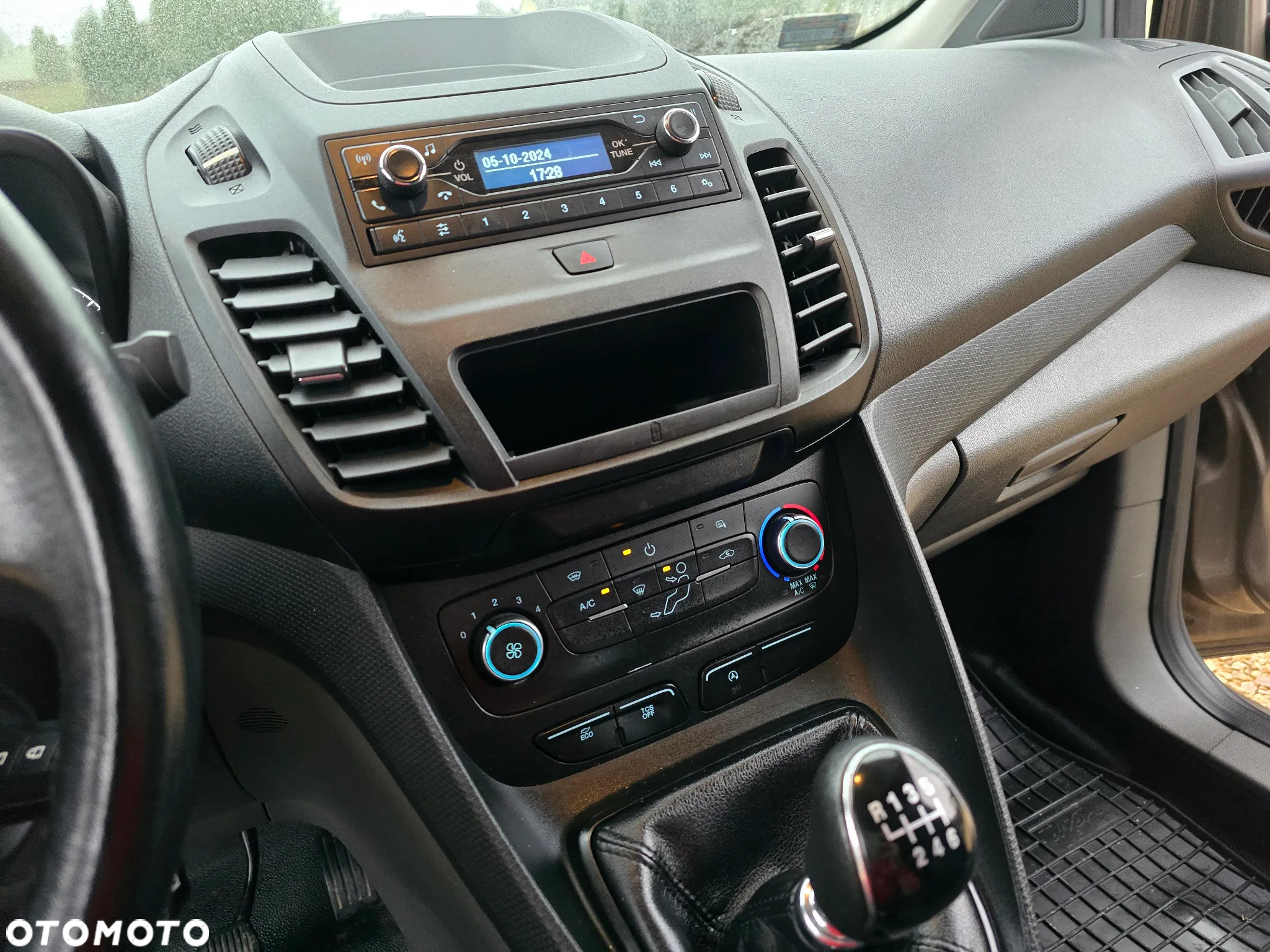 Ford TRANSIT CONNECT - 25