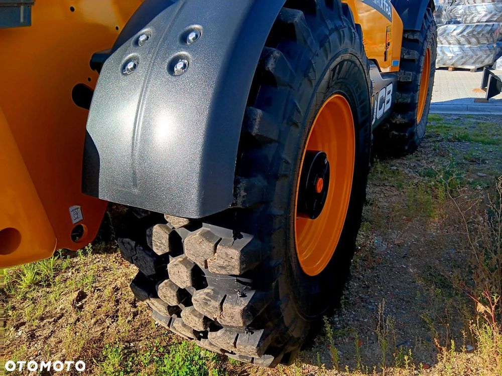 JCB 560-80Agri Xtra - 7