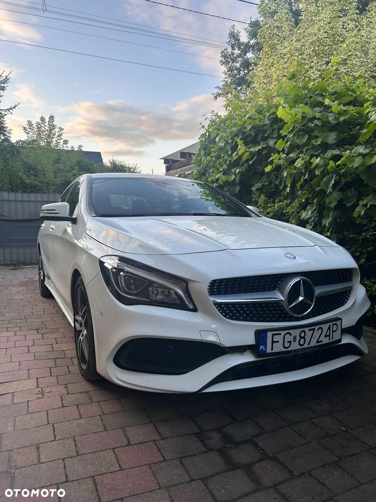 Mercedes-Benz CLA 220 4-Matic AMG Line - 1