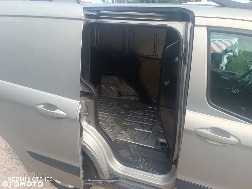 Ford Courier - 10