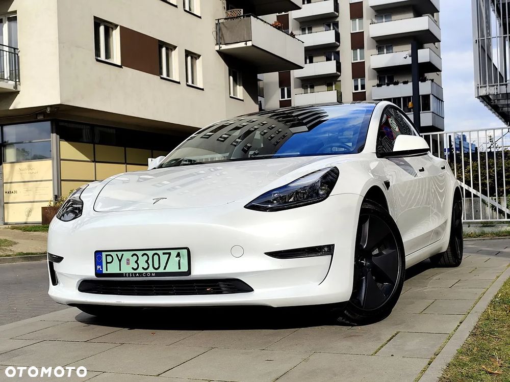 Tesla Model 3 - 1