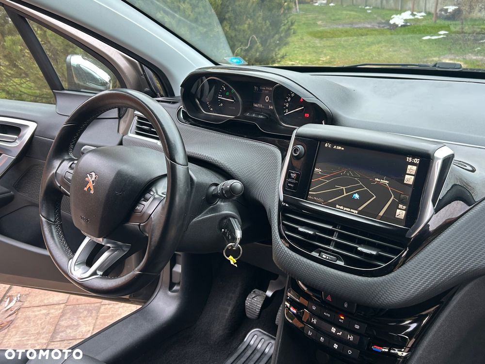 Peugeot 2008 - 11