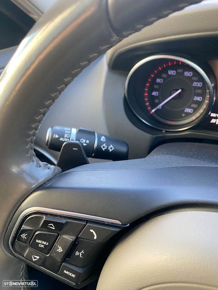 Jaguar XE 2.0 D Prestige Aut. - 7