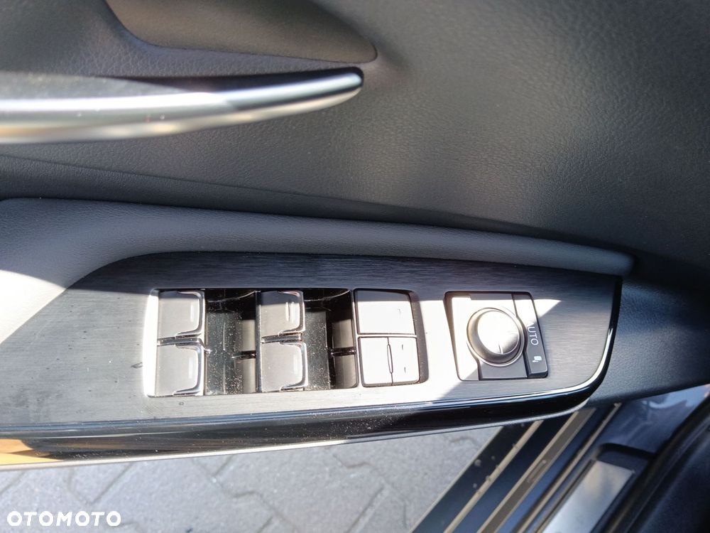 Lexus ES 300h F Sport Edition - 16