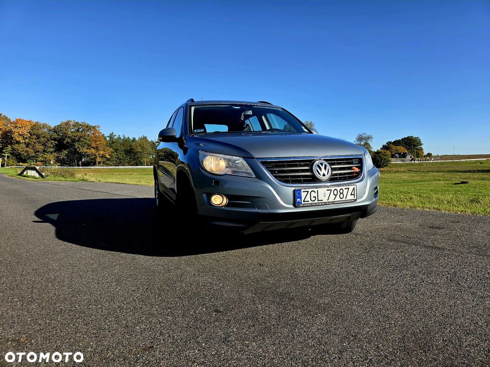Volkswagen Tiguan - 1