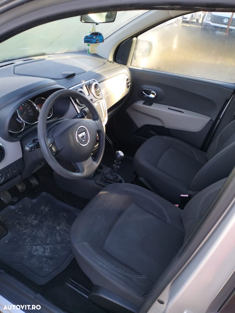 Dacia Lodgy dCi 110 Celebration - 11