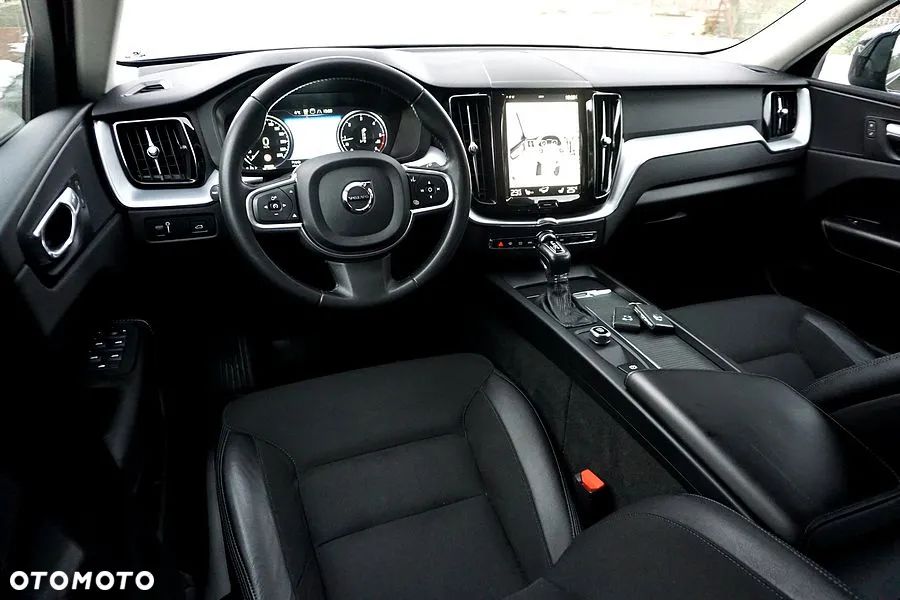 Volvo XC 60 D4 AWD Geartronic Momentum - 26