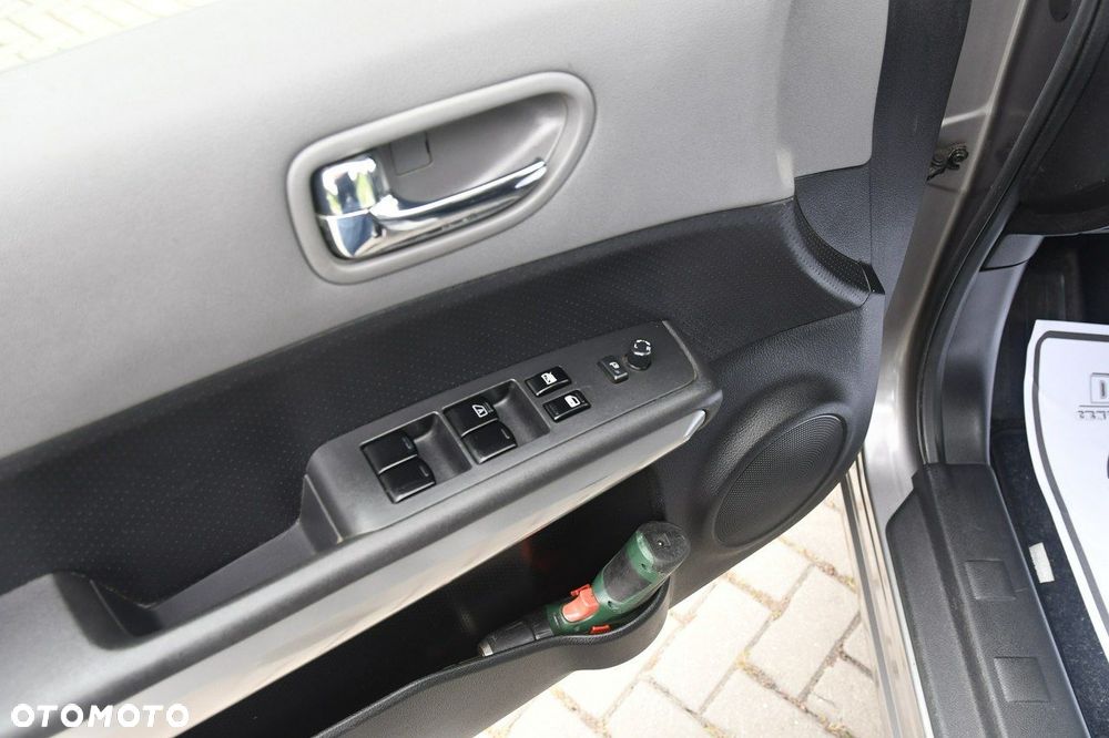 Nissan X-Trail - 11