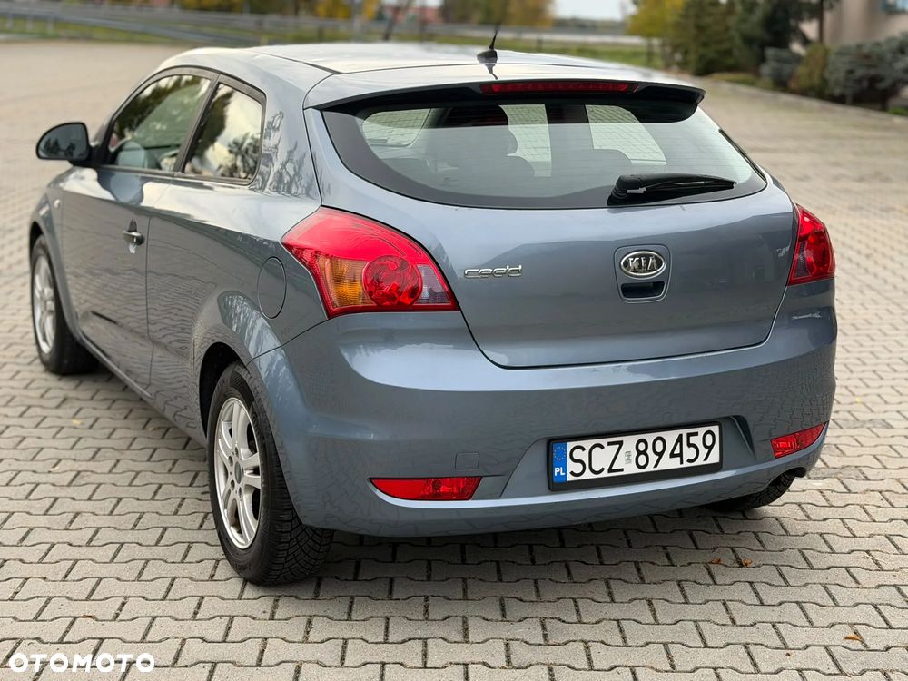 Kia Ceed 2009 photo 5