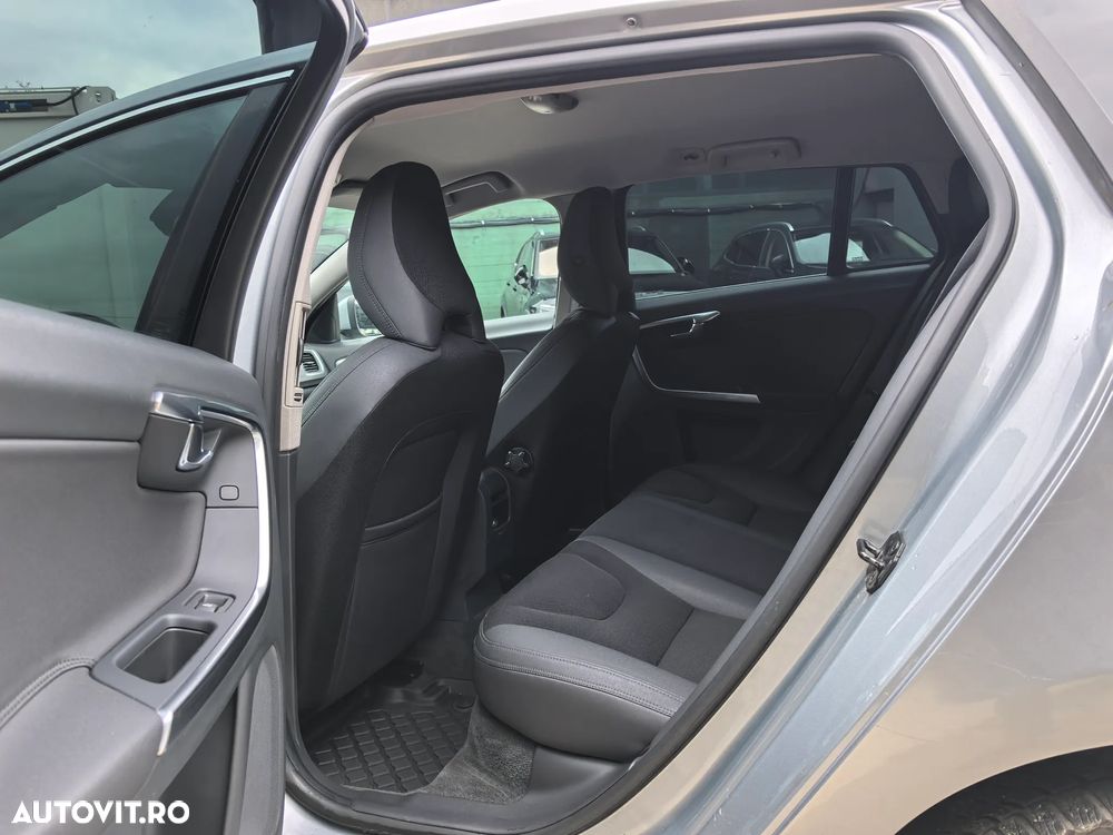 Volvo V60 D4 Geartronic Momentum - 13