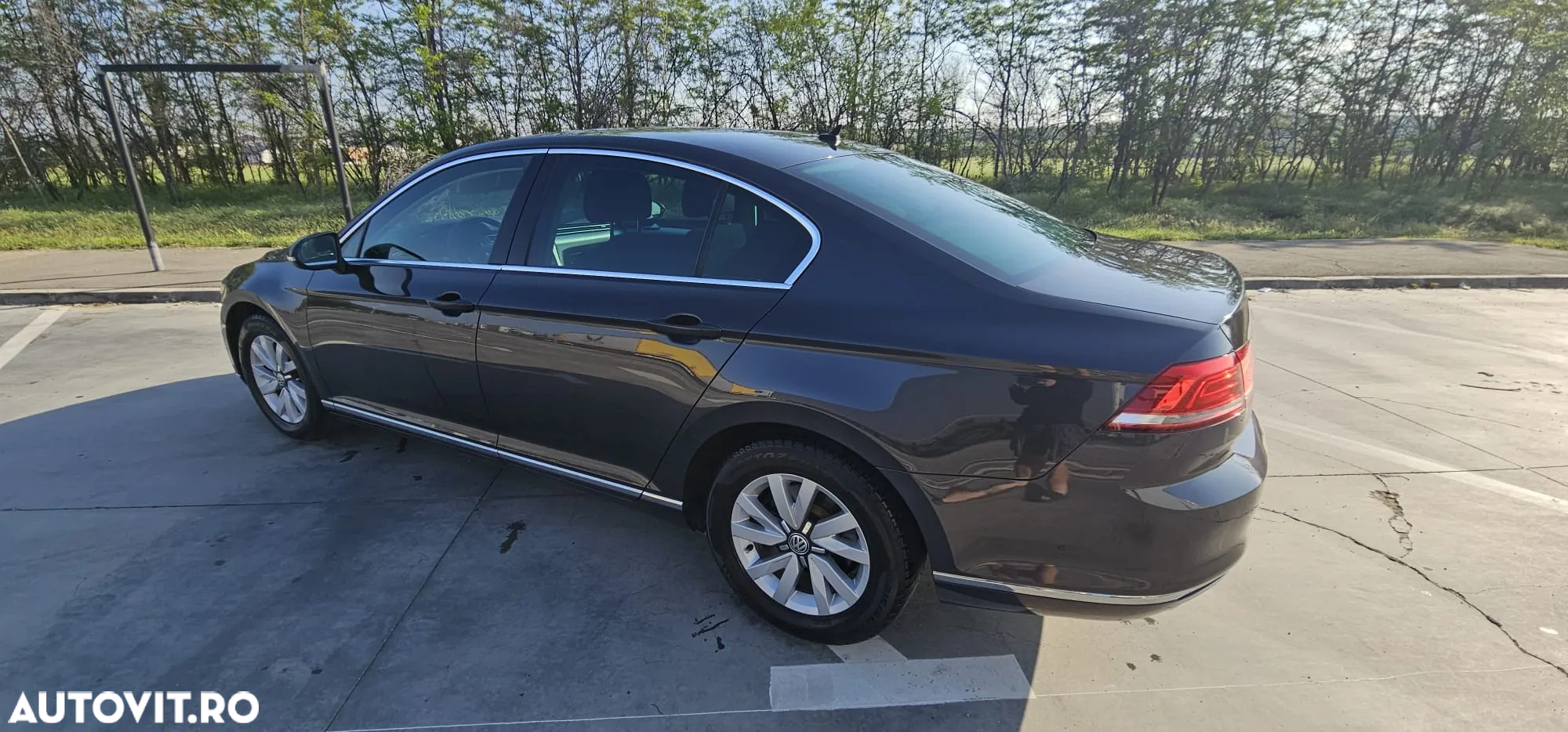 Volkswagen Passat 2.0 TDI DSG Comfortline - 3