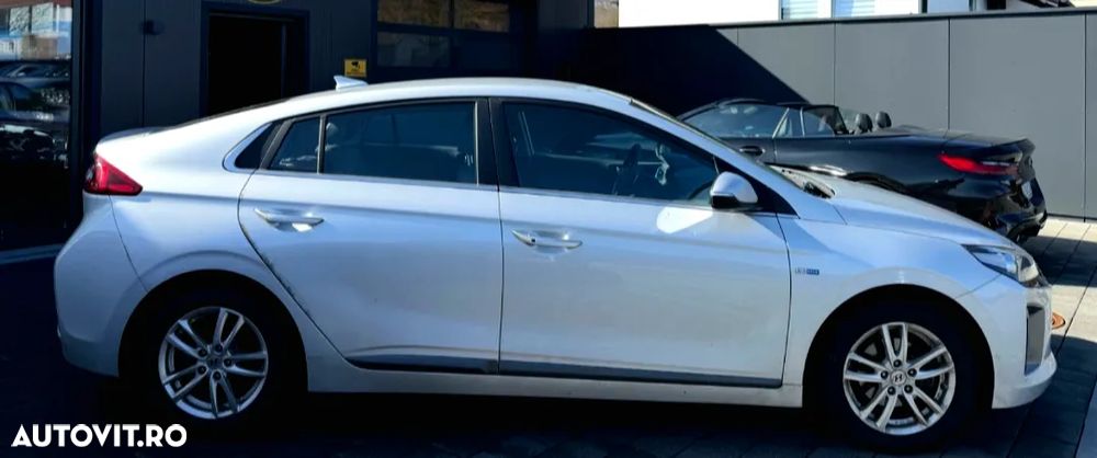 Hyundai IONIQ 1.6 GDI Premium - 10
