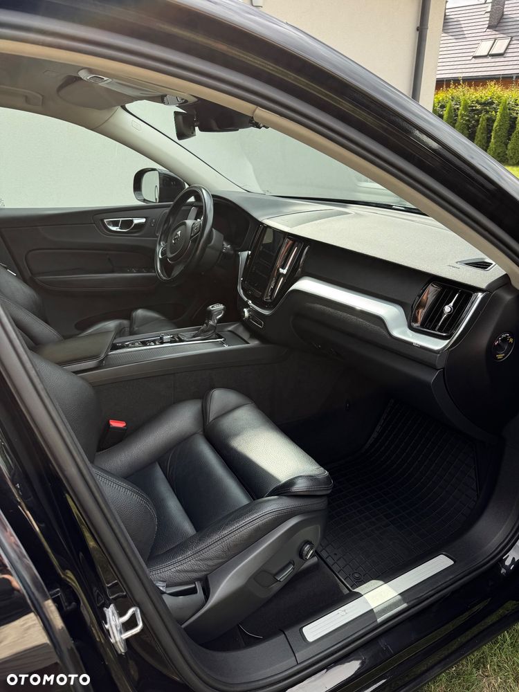 Volvo XC 60 D4 AWD Momentum - 8