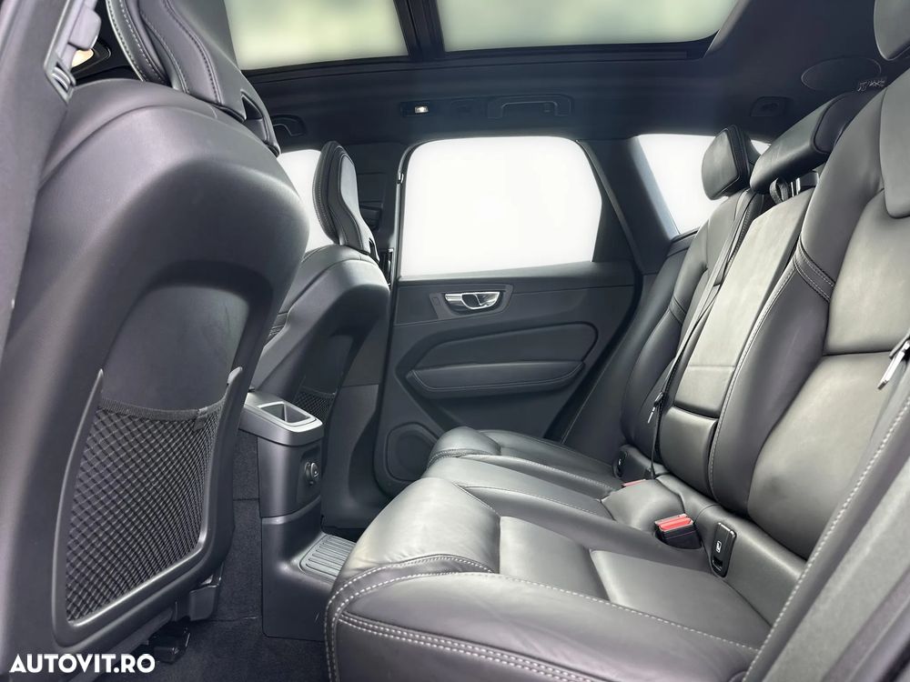 Volvo XC 60 T6 AWD Recharge Geartronic RDesign - 12